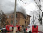 Огнеборцы о том, что в Курске на пожаре спасателям удалось вывести из огня 20 человек Огнеборцы о том, что в Курске на пожаре спасателям удалось вывести из огня 20 человек