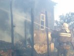 Пожар в Курской области: в Рыльском районе сгорел деревянный дом Пожар в Курской области: в Рыльском районе сгорел деревянный дом
