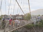 Женщина арестована за обнаженное видео на мосту Лакшман Джула в Индии Женщина арестована за обнаженное видео на мосту Лакшман Джула в Индии